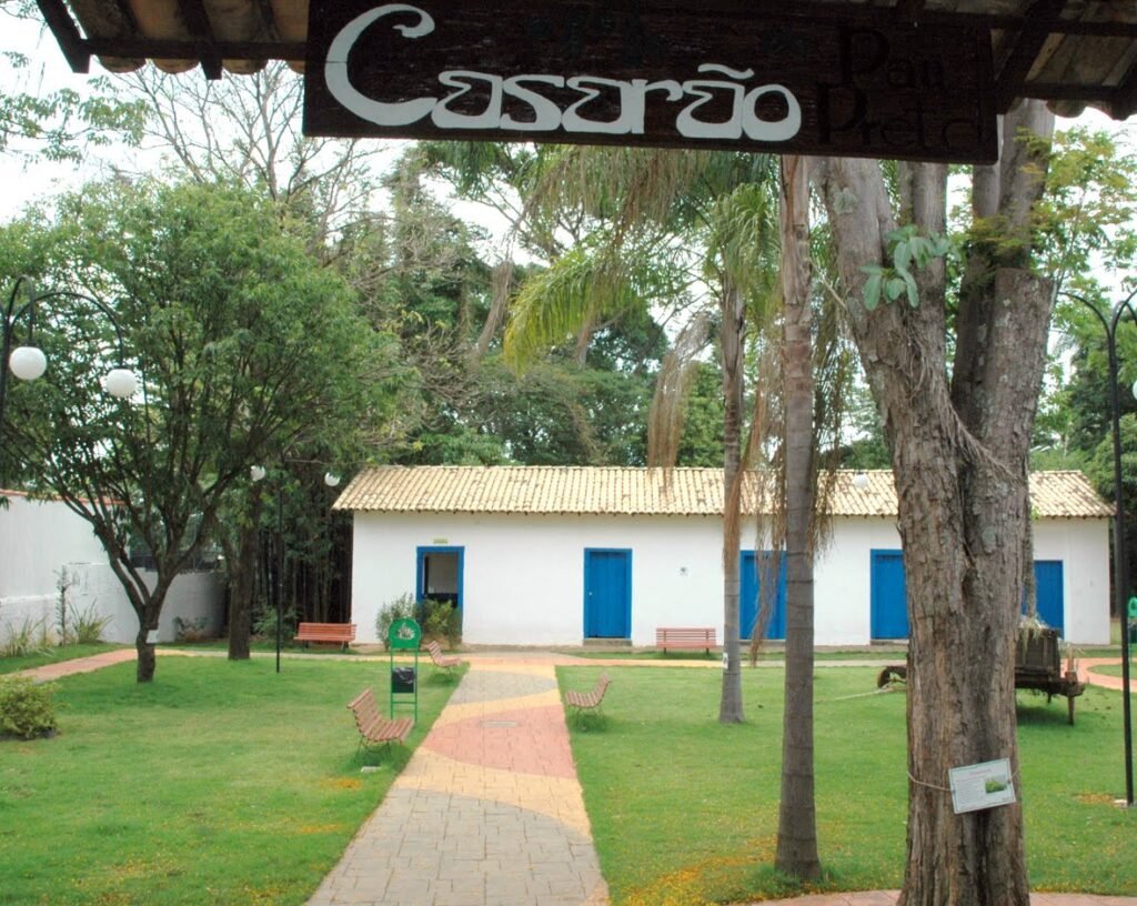 Foto do Casarão Pau Preto em Indaiatuba que recebe o Arte no Bosque