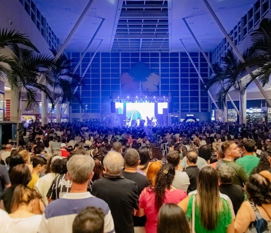 Shows gratuitos no Polo Shopping Indaiatuba para o Dia das Mães 2025 com tributo a Bon Jovi e Mariah Carey
