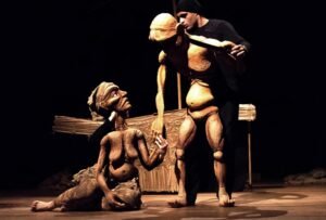 Espetáculo da Caravan Maschera Teatro no Centro Cultural Piano, em Indaiatuba