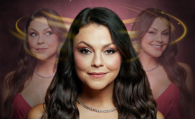 Bruna Louise em divulgaçao do show de stand up comedy em Indaiatuba