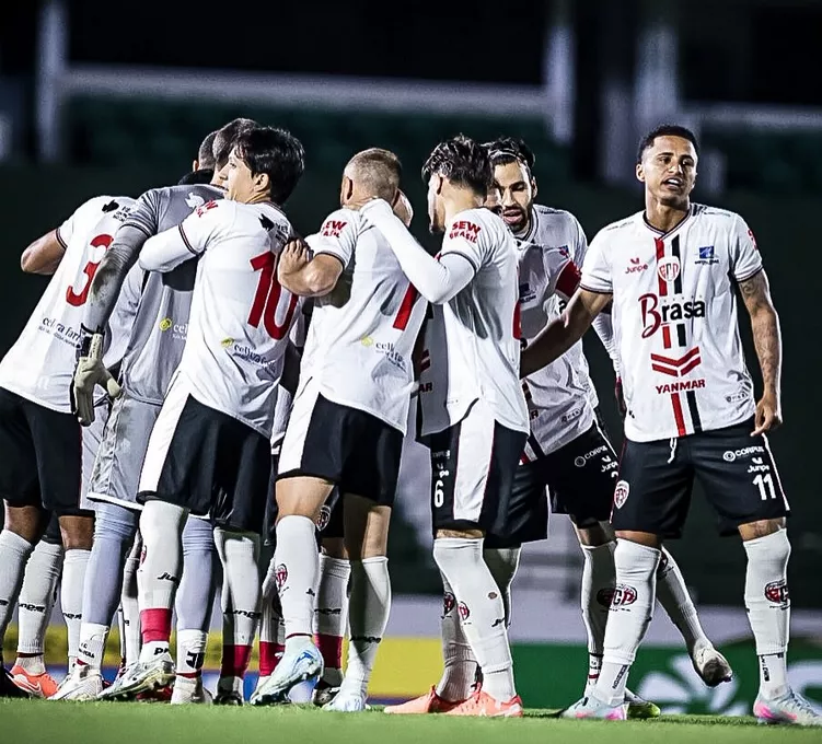 Jogadores do Primavera comemoram vitória sobre o Guarani na Copa Paulista 2025