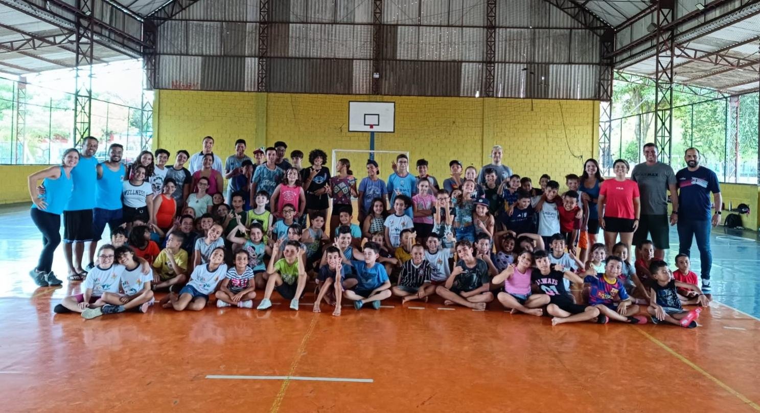 Crianças participam do programa Férias Eu Escolho Você em Indaiatuba